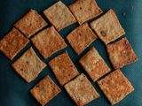 Keto Crakers with seeds