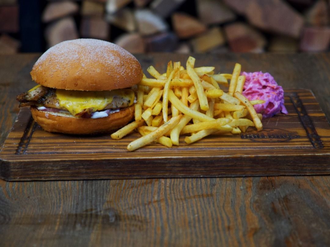 KICKIN CHICKEN BURGER