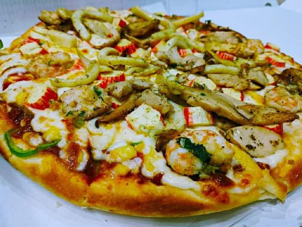 Mix Seafood Pizza