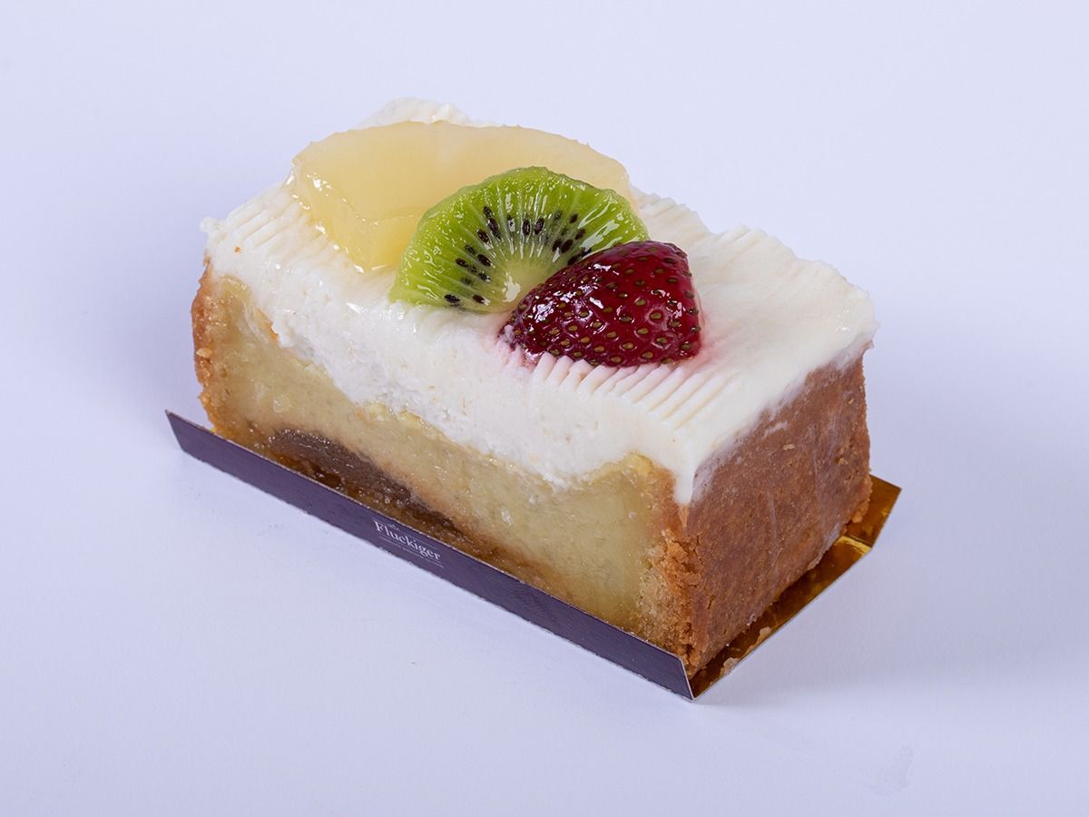 Palermo Gateau with Cream and Dates.