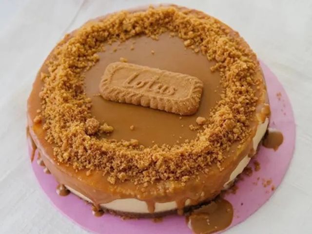 Lotus Cake