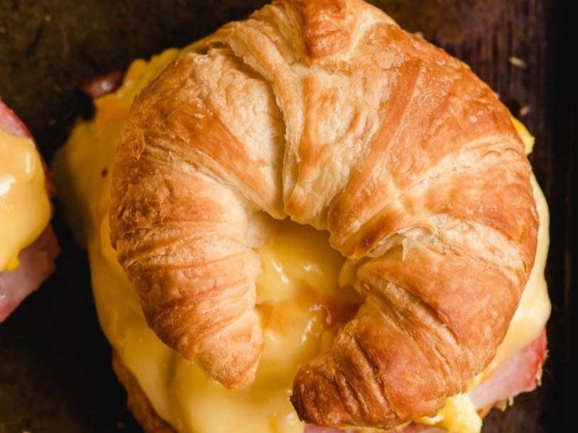 Jumbo Croissant Tuna