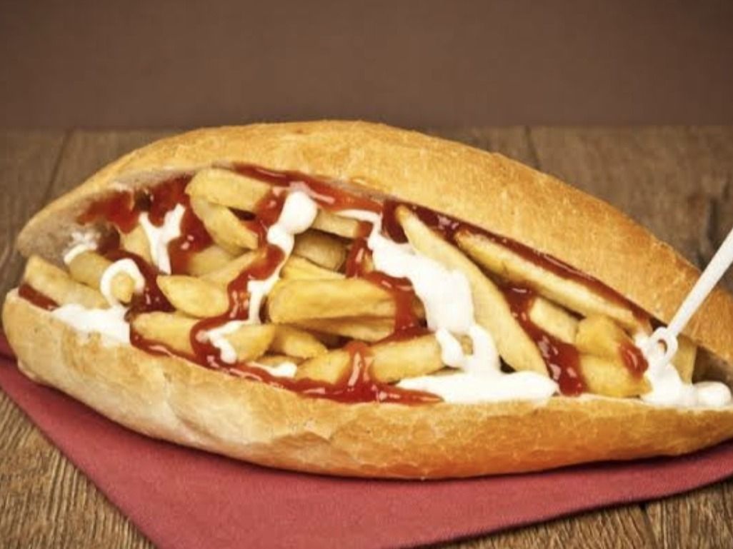 Fries Sandwich With Katchb And Mioniz