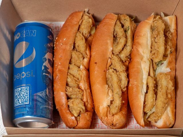 12 Fried Sandwiches And 1 Pepsi Liter Offer
