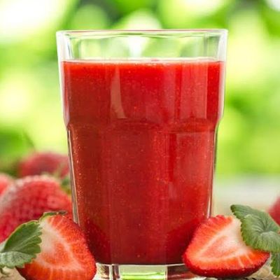 عصير فراولة طازج
