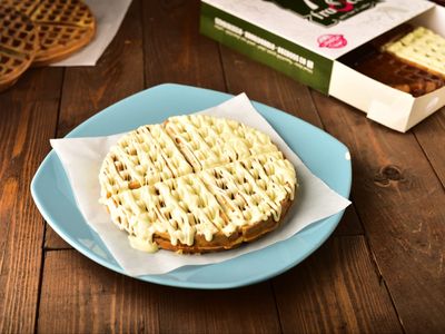 Waffle with white sauce