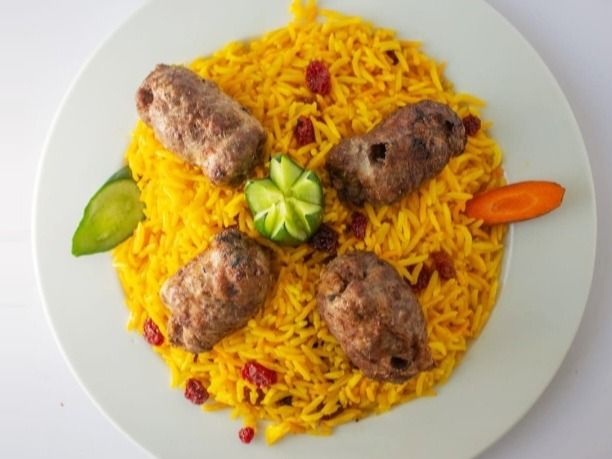 Quarter Tarab with Rice and Salad