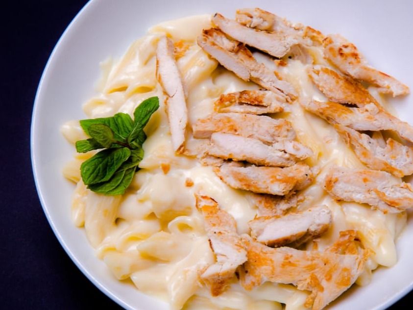 Chicken Alfredo pasta