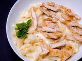 Chicken Alfredo pasta