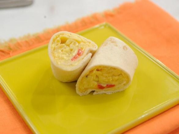 Egg roll with cheesse