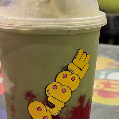 Strawberry Matcha Latte With Tapioca