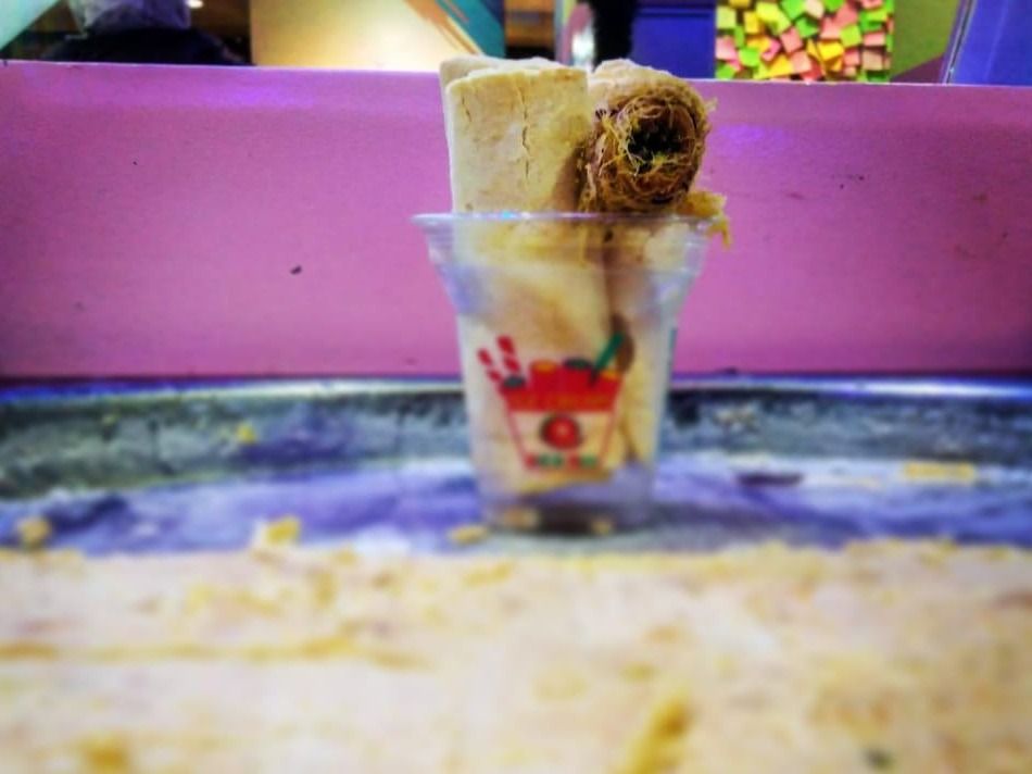 Ice mix banana kunafa