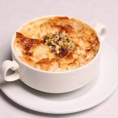 كسرولة أم علي بالمكسرات والزبيب