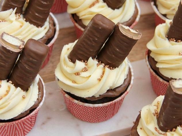 Chocolate Vanilla Twix Cupcake