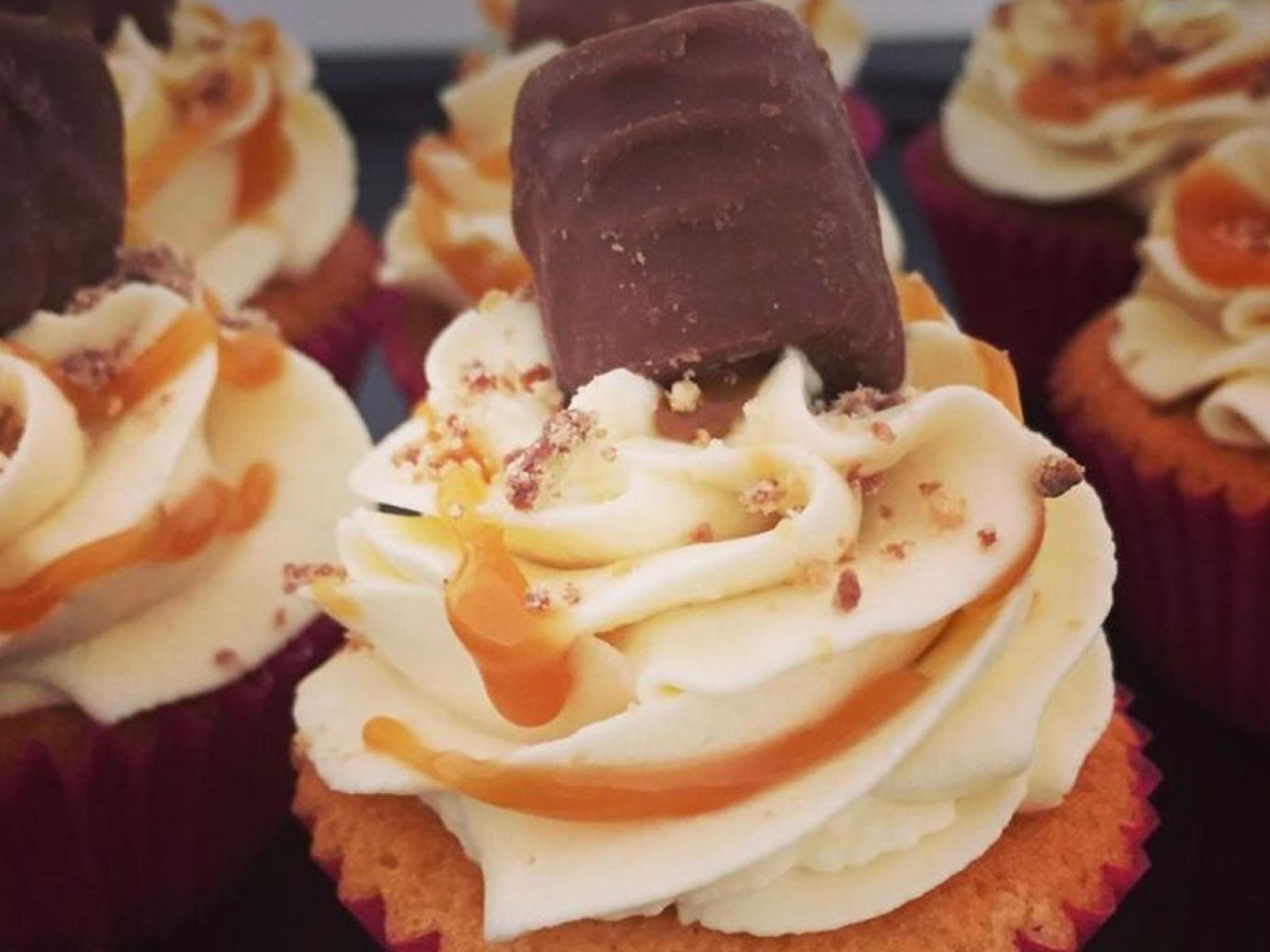 Vanilla Caramel Twix Cupcake