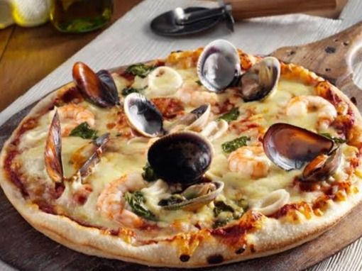 Seafood Pizza