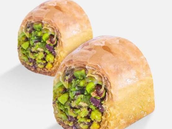 Kol W Shkor With Pistachio