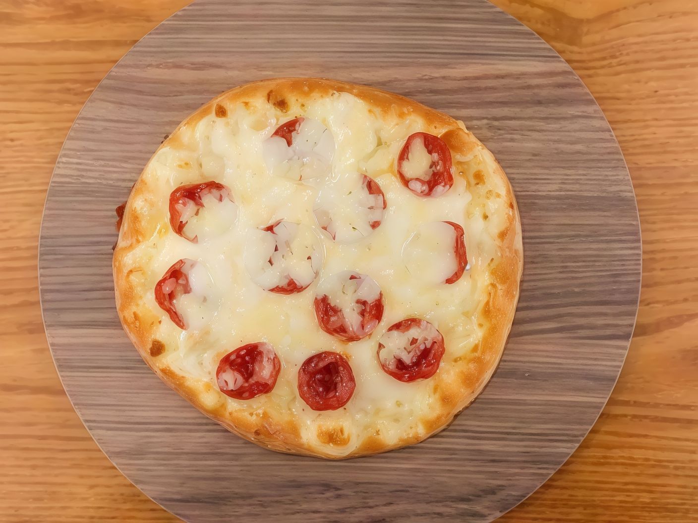 Salami and Mozzarella Manoucheh