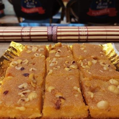 بسبوسة بالبندق