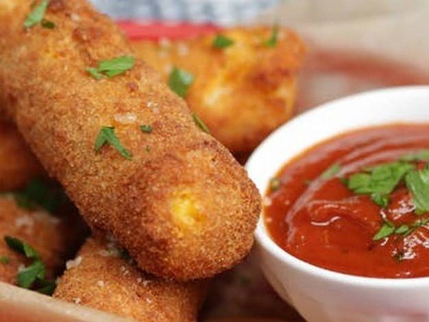 Sawarekh stuffed with Sausage