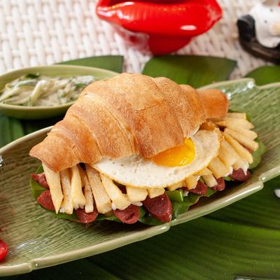 Kiss Bomb Croissant