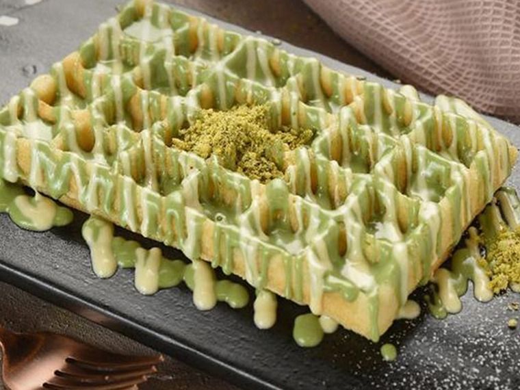 Pistachio Waffle Round