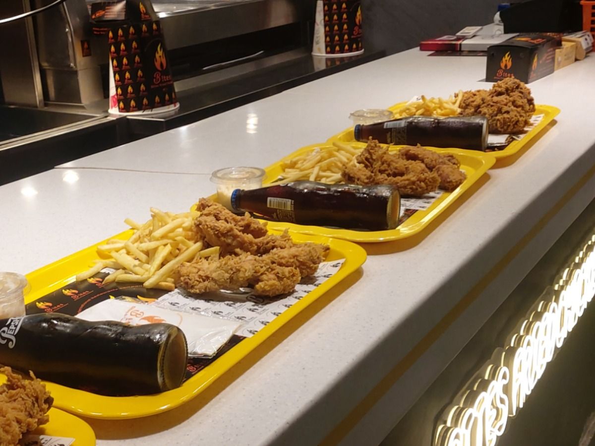 2 Chicken Pieces And 2 Strips Pieces
