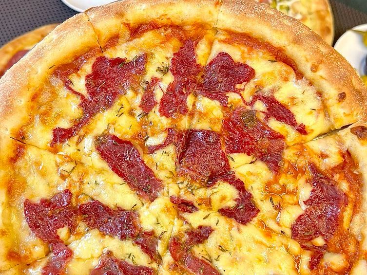 Pastrami Pizza