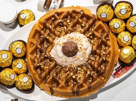Ferrero Rocher Chocolate Waffle Round