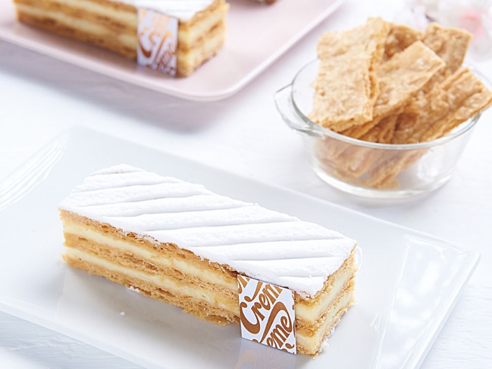 Millefeuille with sugar