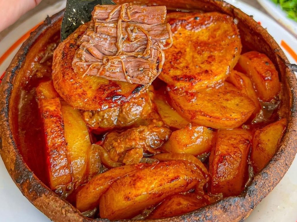 Meat with Potatoes Casserole