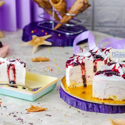 Berry Yogurt Ice Cream Cake