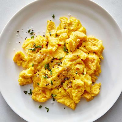 Scrambled eggs plate