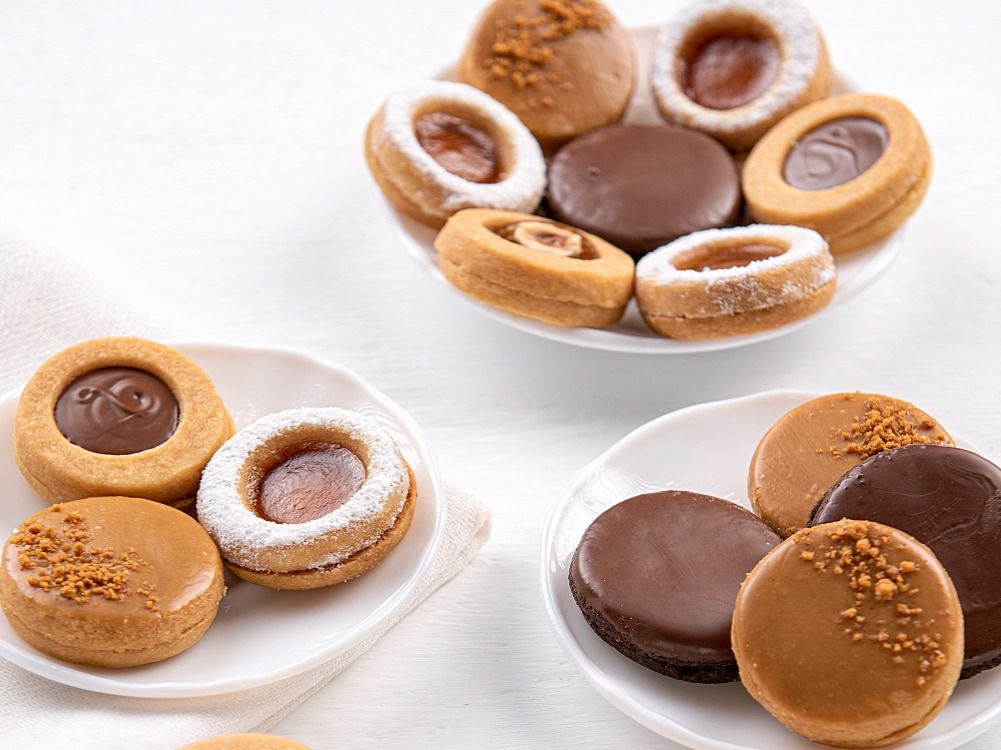 Large classic cookies box