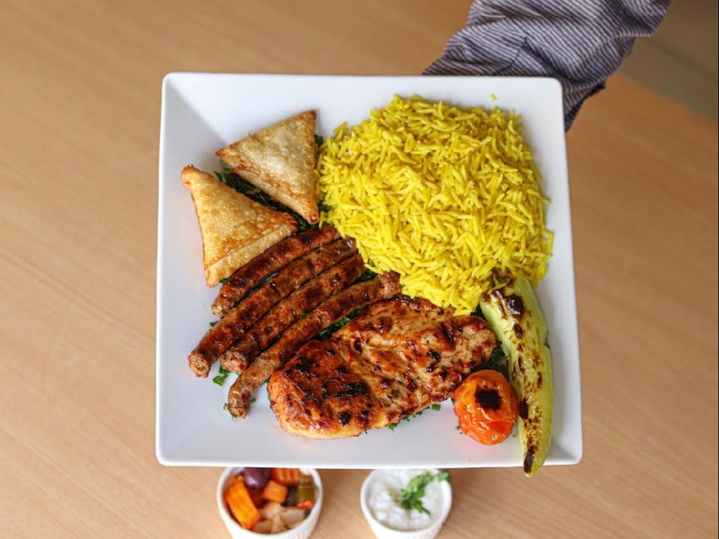 Single Meal Chicken Breast Slice With Sausage And Samosa