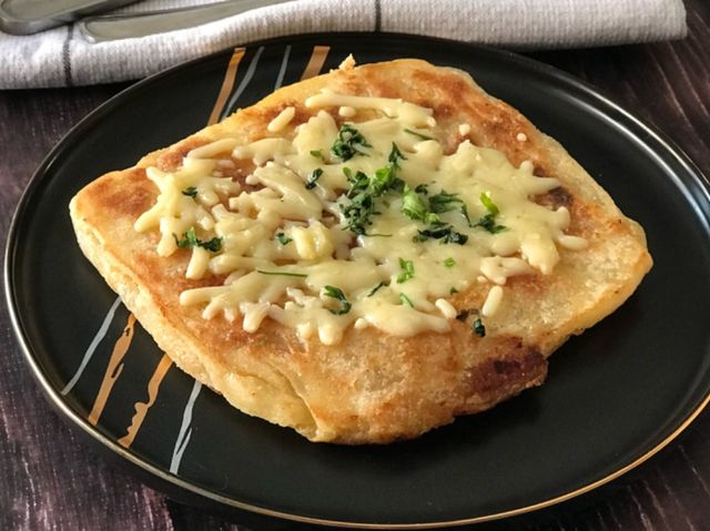 Vegetable Msemen And Cheese