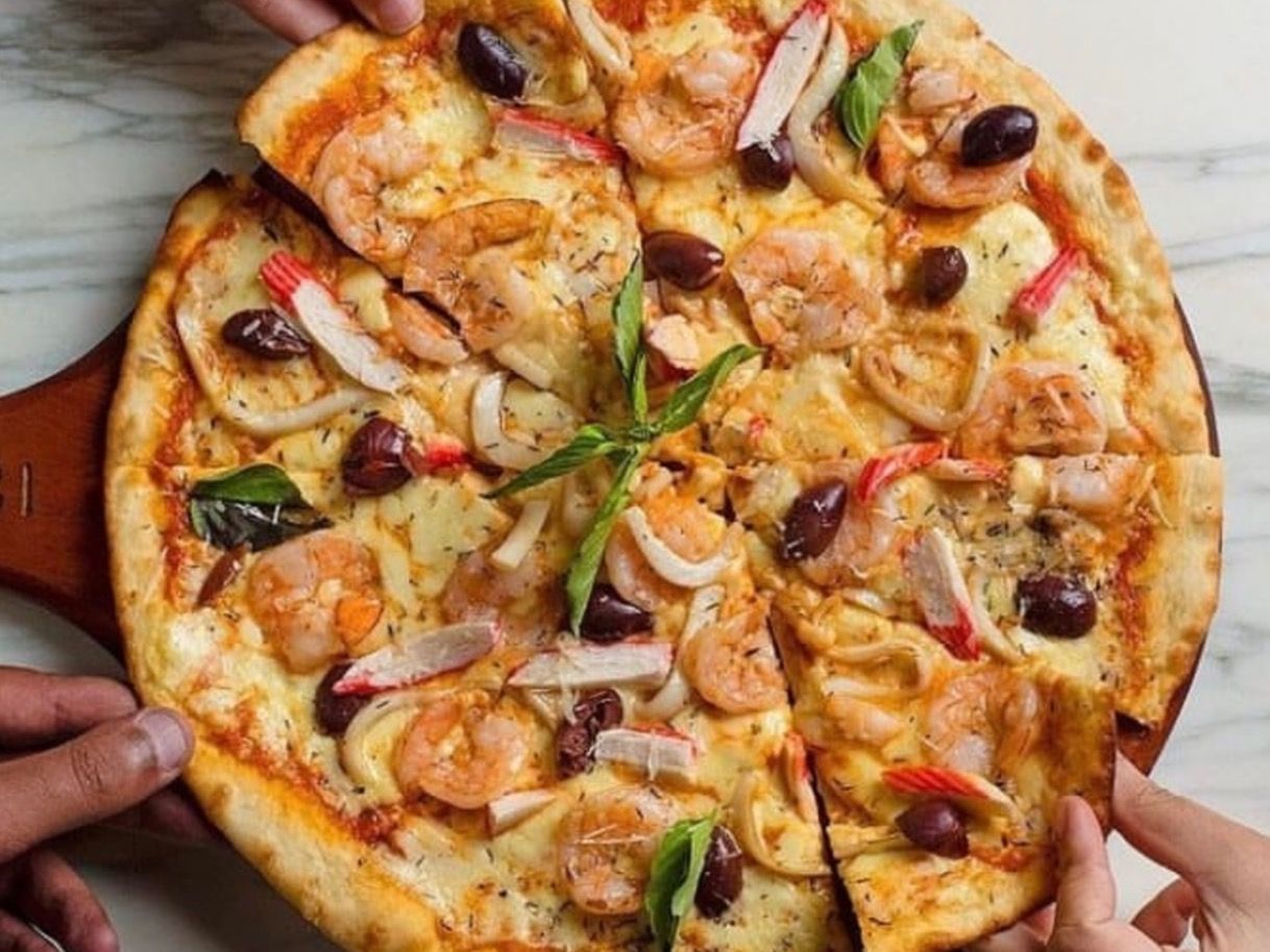 Ai Frutti Di Mare Pizza