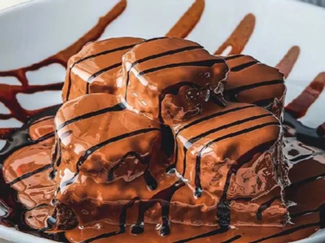 Brownies Tower With Ice Cream