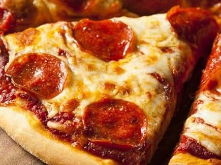 Salami Pizza