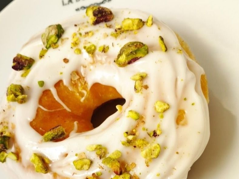 Vanilla icing glossy