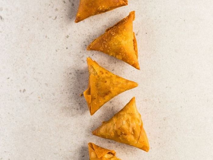 Cheese Sambousek 4 Pieces