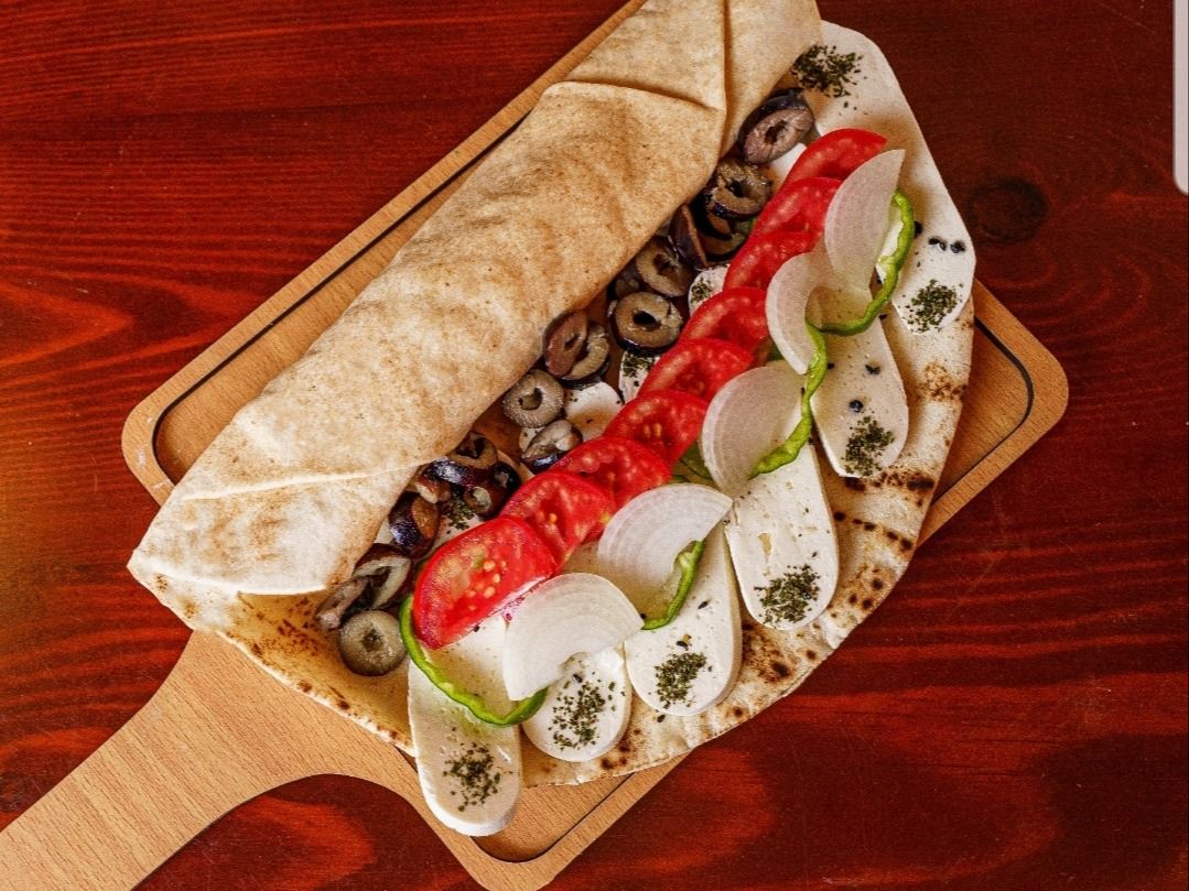 WHITE CHEESE WITH VEGETABLES