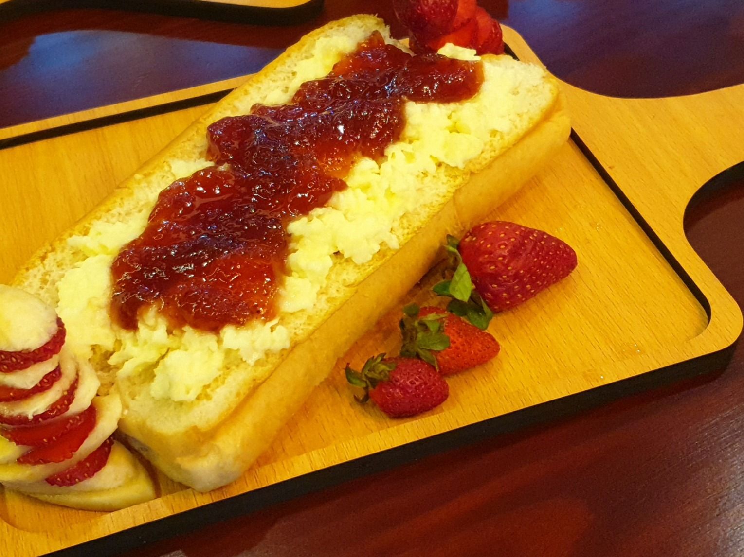 BUTTER WITH STRAWBERRY JAM