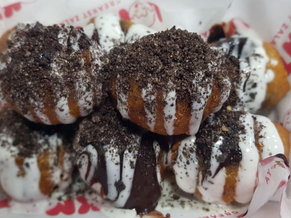 Stavro lokmatos with white chocolate and oreo