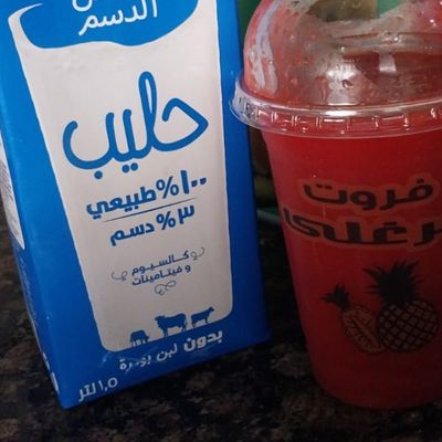 Strawberry With Milk Juice