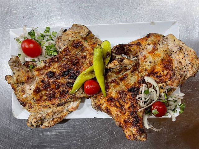 1/2 Boneless Chicken Platter