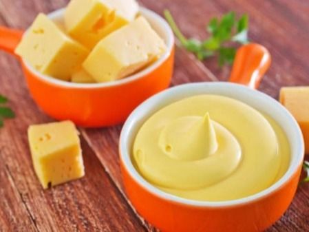 Cheddar cheese sauce