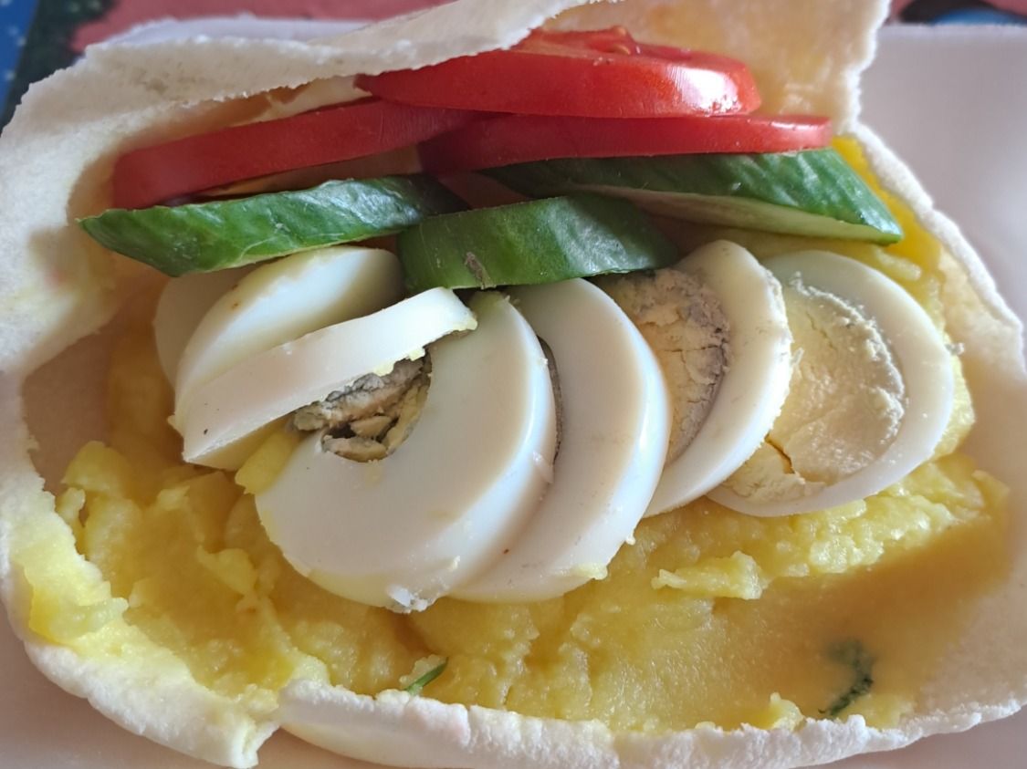 Potato Puree With Boiled Eggs Sandwich