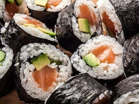Salmon Maki - 6 Pieces