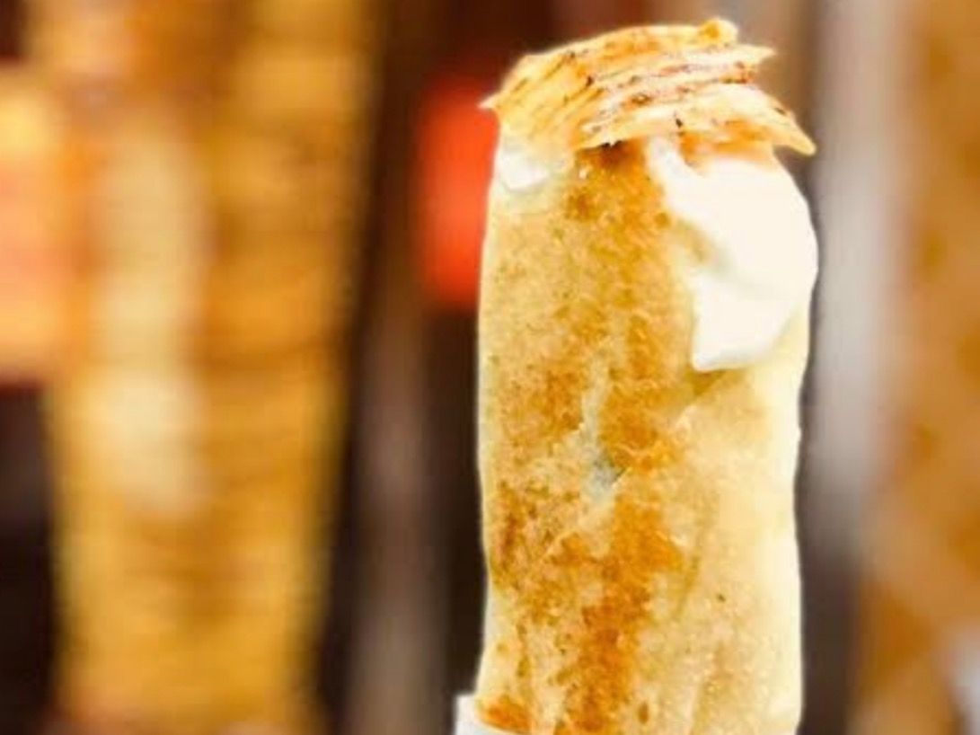 chicken shawarma Syrian bread sandwich